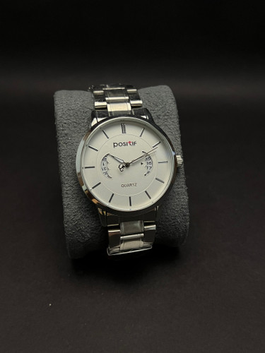 ساعت مچی مردانه فسیل طرح اسپرت بند استیل نقره ای_قاب فلز صفحه سفید